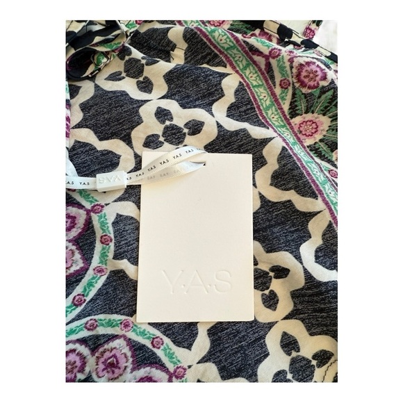 Y.A.S Top Yasmylia Crop Top With Back Tie - Size XL - Picture 6 of 15